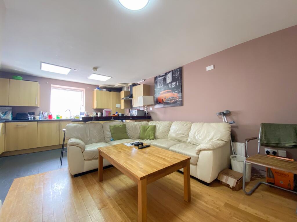 5 bed 1st Floor Flat for rent in Cardiff. From CPS Homes - Cardiff 5 bed 1st Floor Flat for rent in Cardiff. From CPS Homes - Cardiff