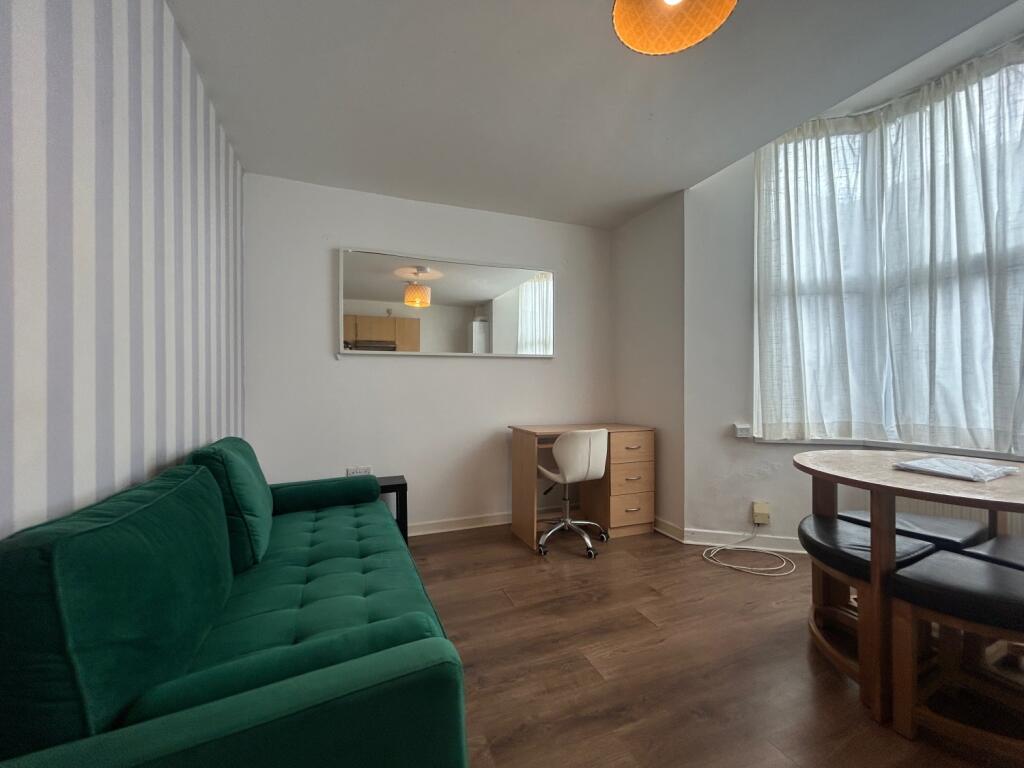 1 bed 1st Floor Flat for rent in Cardiff. From CPS Homes - Cardiff