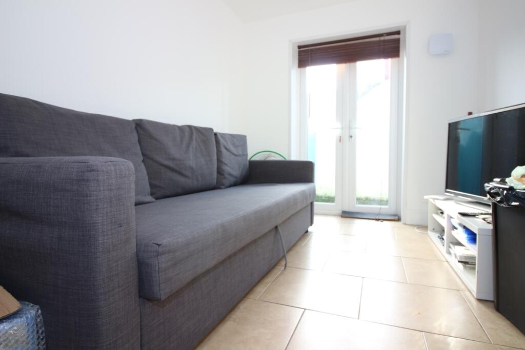 6 bed Mid Terraced House for rent in Cardiff. From CPS Homes - Cardiff 6 bed Mid Terraced House for rent in Cardiff. From CPS Homes - Cardiff