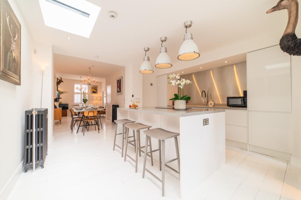 3 bed Mid Terraced House for rent in Cardiff. From CPS Homes - Cardiff