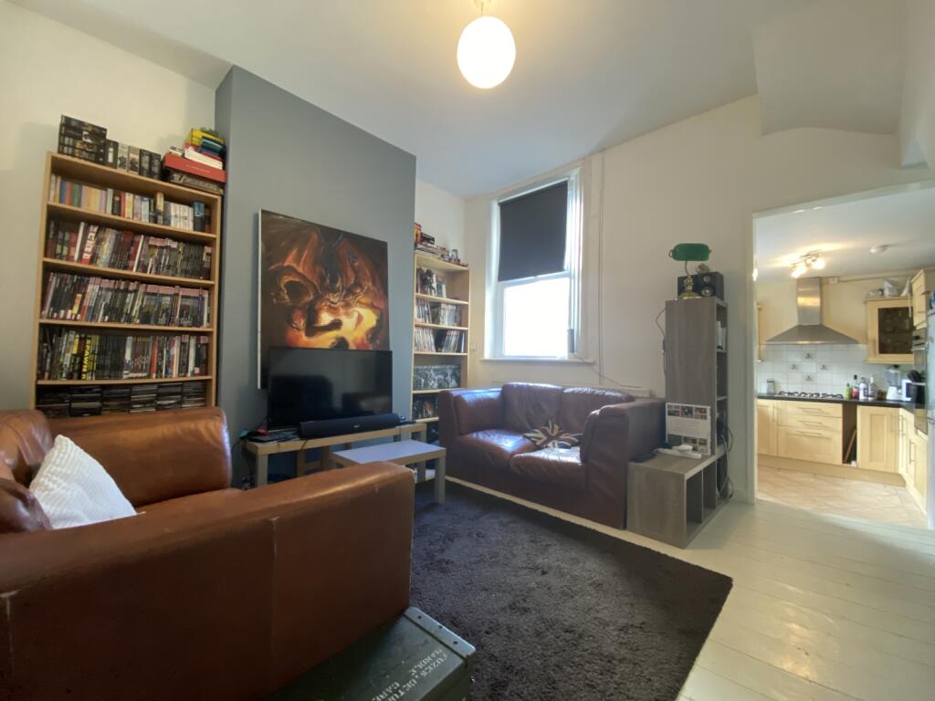 3 bed Mid Terraced House for rent in Cardiff. From CPS Homes - Cardiff