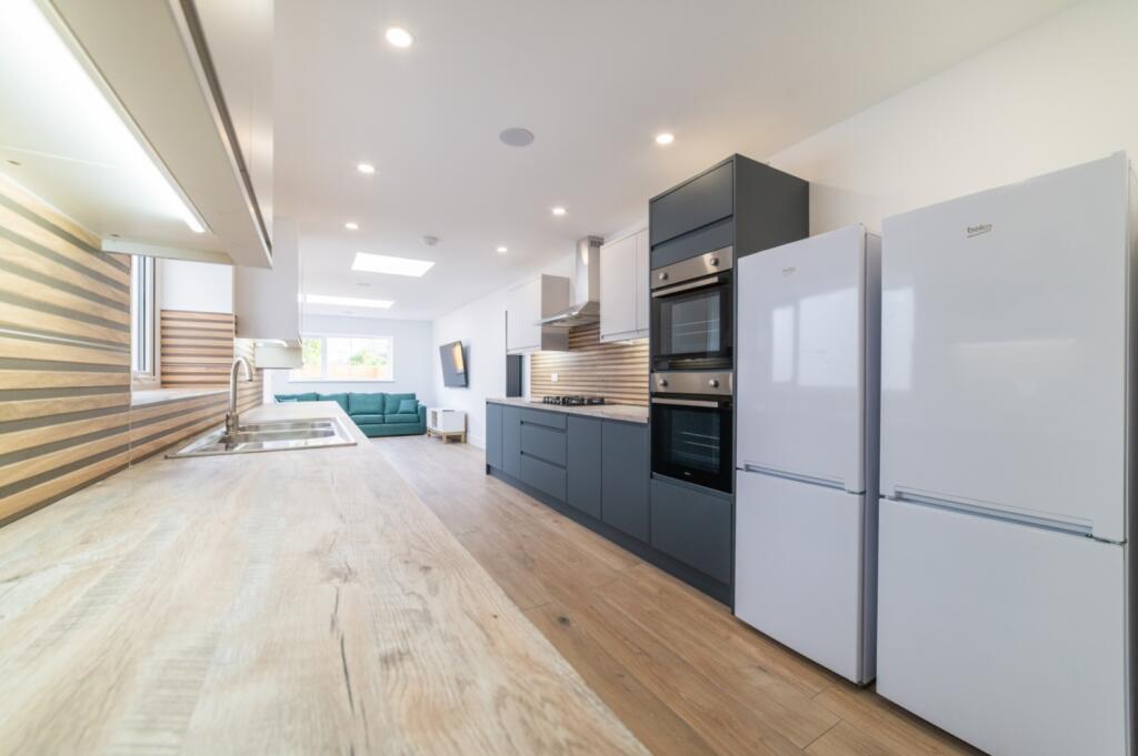 7 bed Mid Terraced House for rent in Cardiff. From CPS Homes - Cardiff