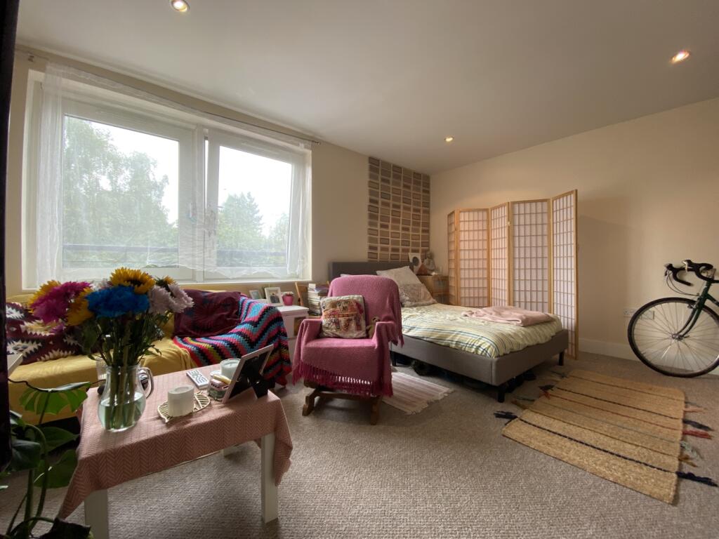 1 bed Mid Terraced House for rent in Penarth. From CPS Homes - Cardiff