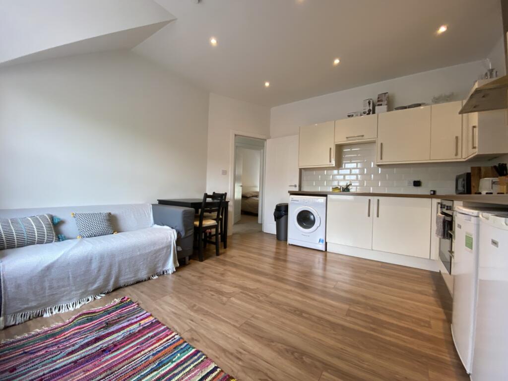 2 bed 1st Floor Flat for rent in Cardiff. From CPS Homes - Cardiff