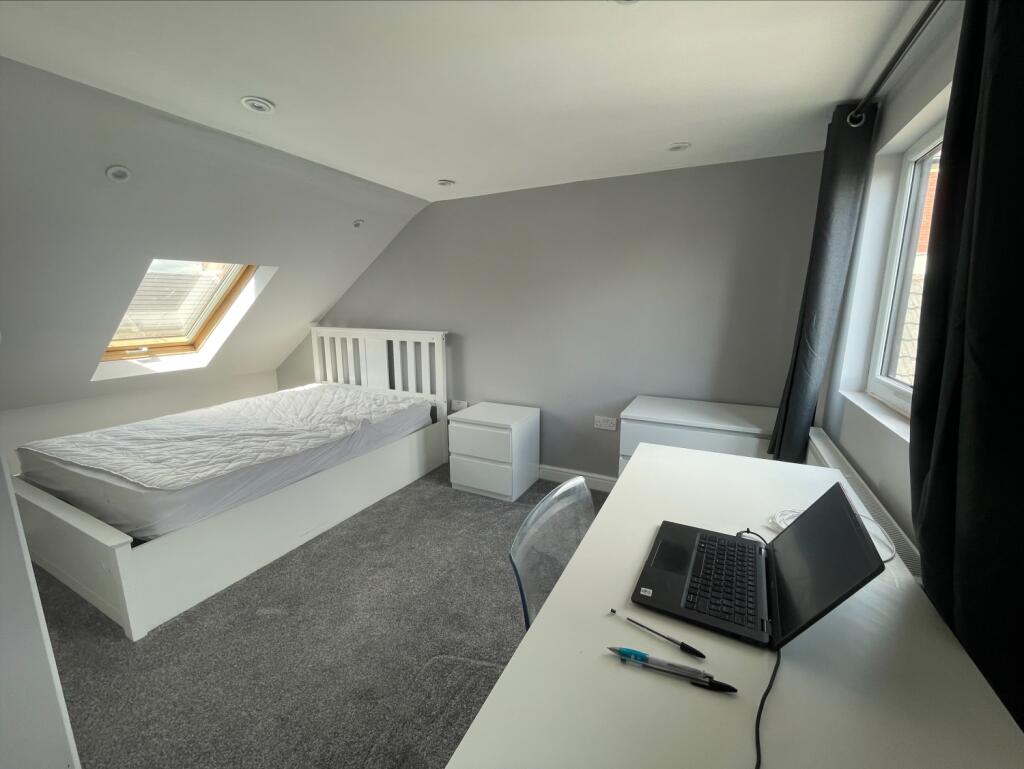 5 bed Mid Terraced House for rent in Cardiff. From CPS Homes - Cardiff 5 bed Mid Terraced House for rent in Cardiff. From CPS Homes - Cardiff