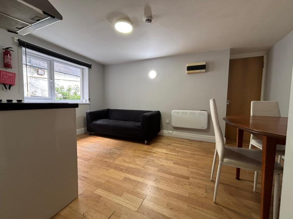 2 bed 1st Floor Flat for rent in Cardiff. From CPS Homes - Cardiff