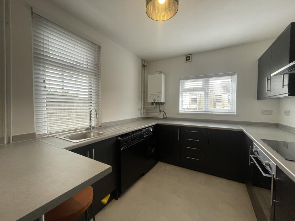 3 bed Mid Terraced House for rent in Cardiff. From CPS Homes - Cardiff