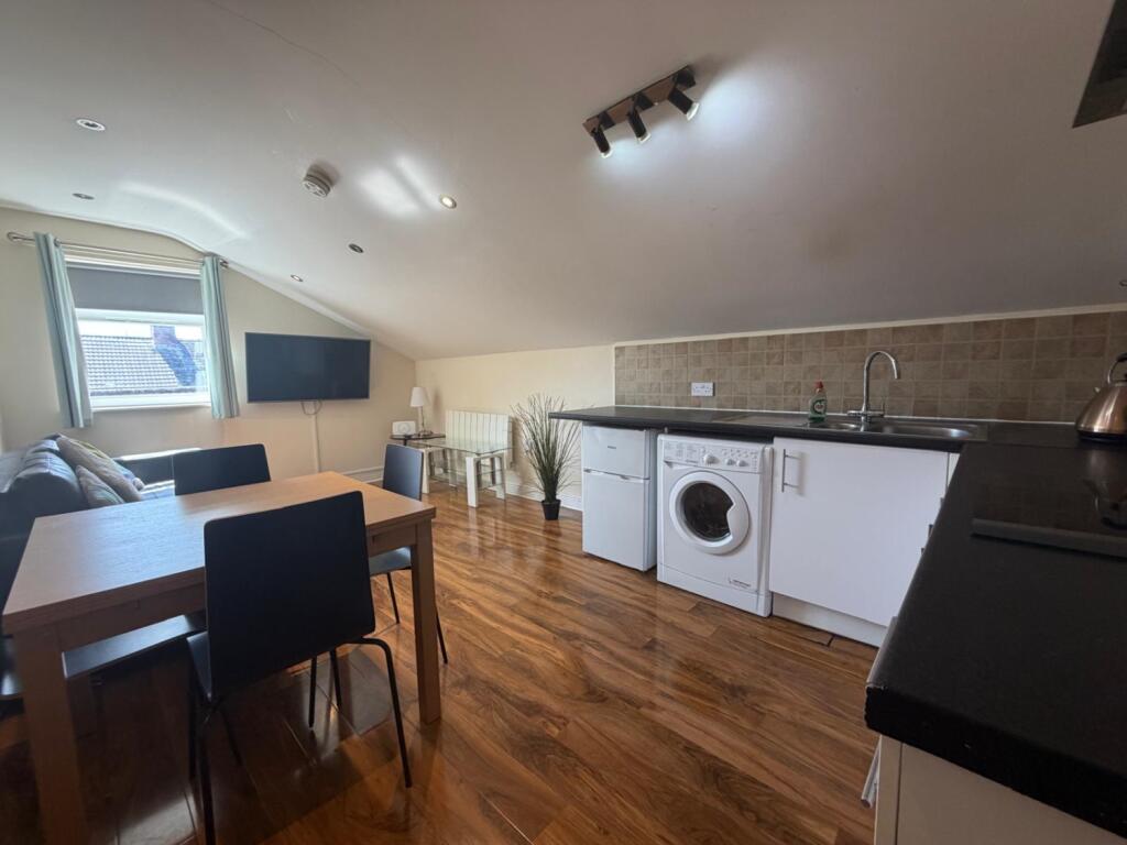 1 bed Mid Terraced House for rent in Cardiff. From CPS Homes - Cardiff