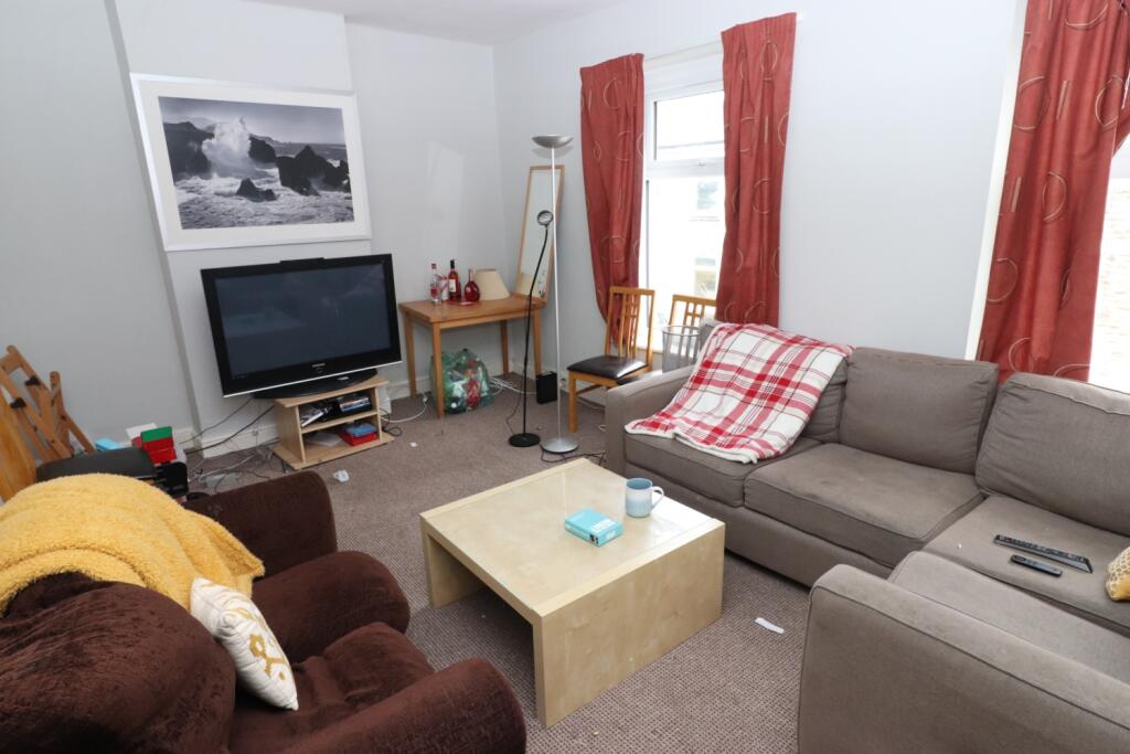 3 bed Mid Terraced House for rent in Cardiff. From CPS Homes - Cardiff