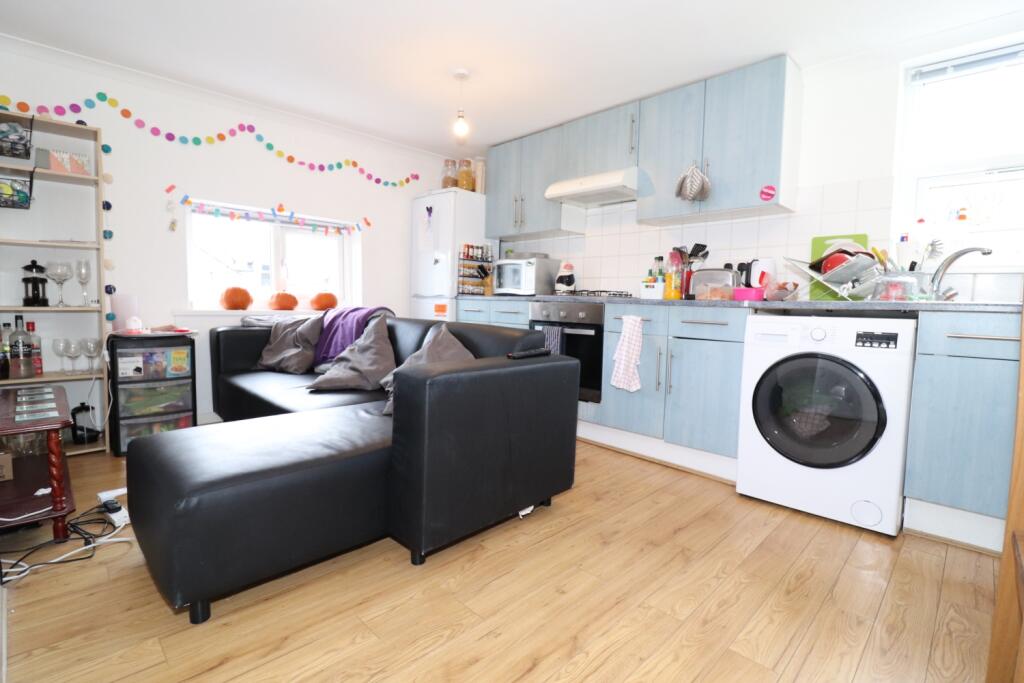 3 bed 1st Floor Flat for rent in Cardiff. From CPS Homes - Cardiff 3 bed 1st Floor Flat for rent in Cardiff. From CPS Homes - Cardiff