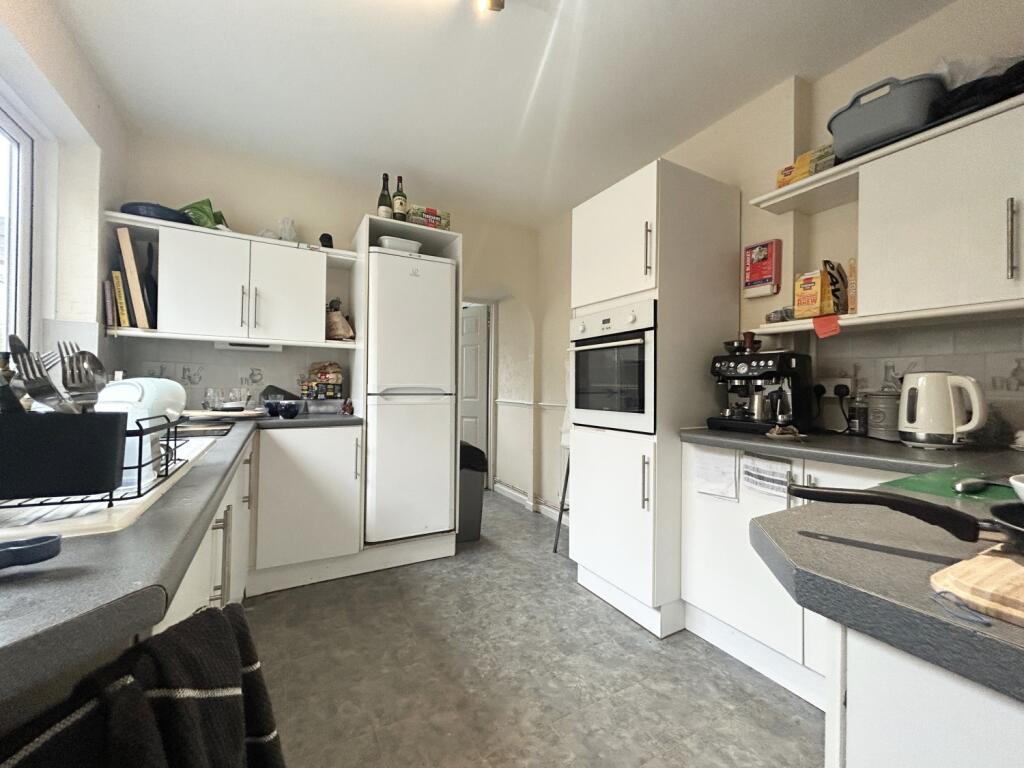 4 bed Mid Terraced House for rent in Cardiff. From CPS Homes - Cardiff 4 bed Mid Terraced House for rent in Cardiff. From CPS Homes - Cardiff