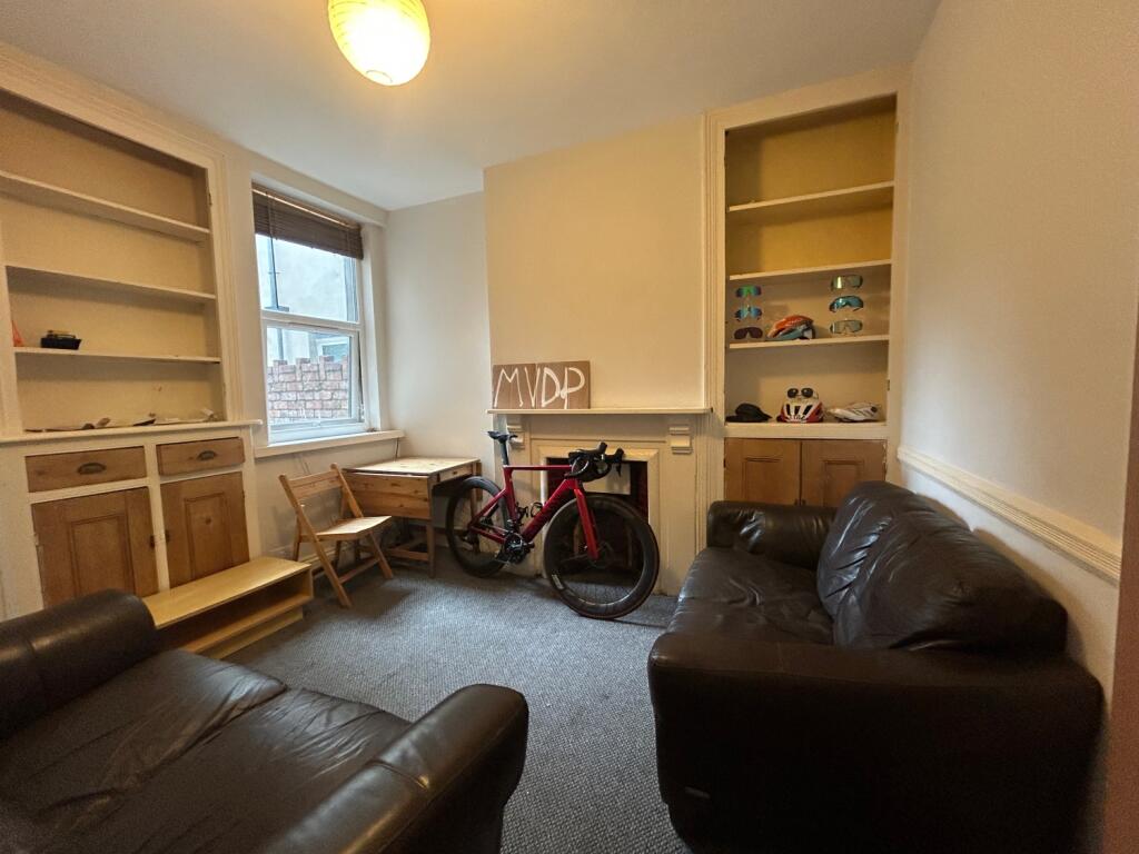 4 bed Mid Terraced House for rent in Cardiff. From CPS Homes - Cardiff 4 bed Mid Terraced House for rent in Cardiff. From CPS Homes - Cardiff