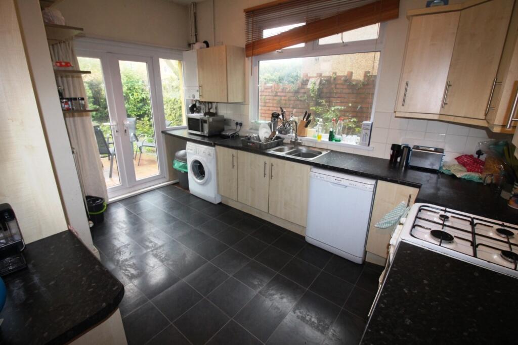 4 bed Mid Terraced House for rent in Cardiff. From CPS Homes - Cardiff 4 bed Mid Terraced House for rent in Cardiff. From CPS Homes - Cardiff