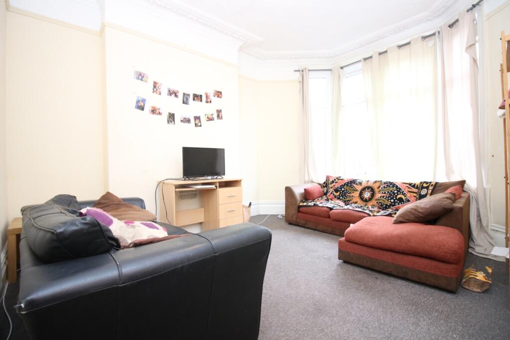 4 bed Mid Terraced House for rent in Cardiff. From CPS Homes - Cardiff