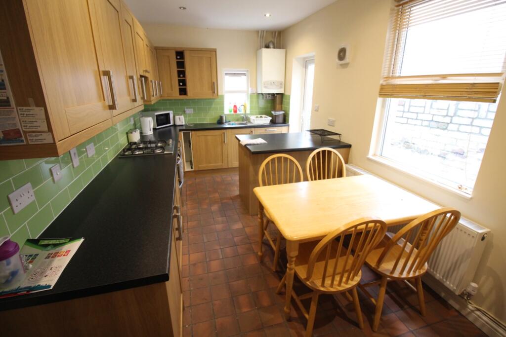 4 bed Mid Terraced House for rent in Cardiff. From CPS Homes - Cardiff