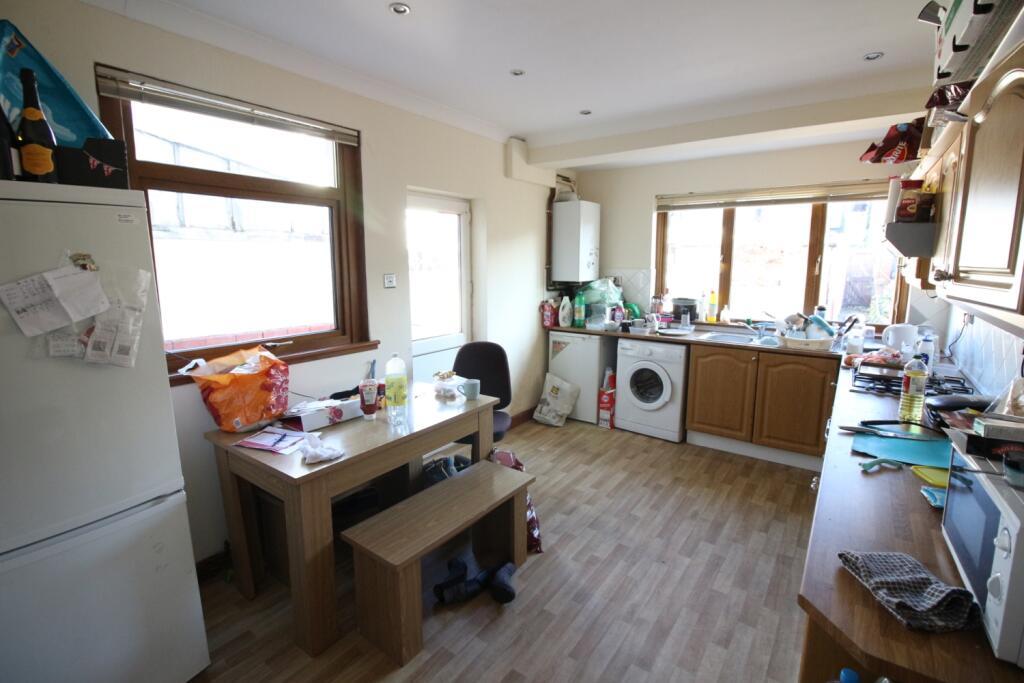 4 bed Mid Terraced House for rent in Cardiff. From CPS Homes - Cardiff 4 bed Mid Terraced House for rent in Cardiff. From CPS Homes - Cardiff
