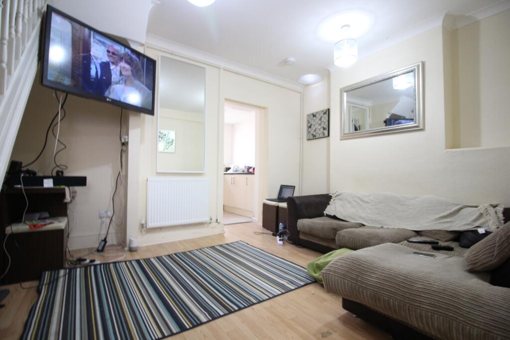 4 bed Mid Terraced House for rent in Cardiff. From CPS Homes - Cardiff 4 bed Mid Terraced House for rent in Cardiff. From CPS Homes - Cardiff