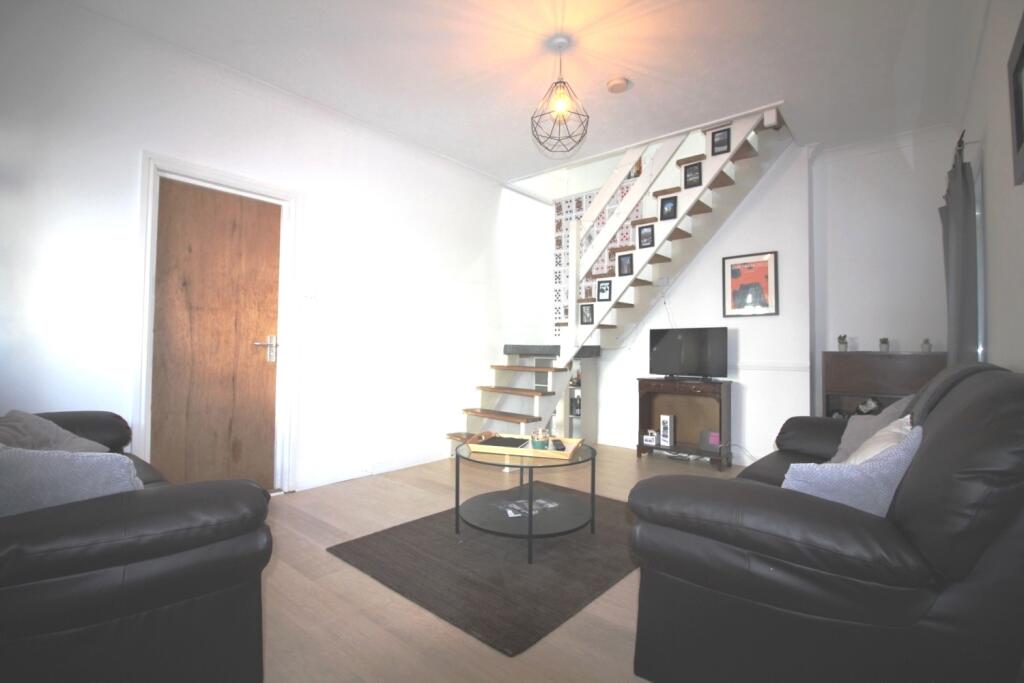4 bed Mid Terraced House for rent in Cardiff. From CPS Homes - Cardiff 4 bed Mid Terraced House for rent in Cardiff. From CPS Homes - Cardiff
