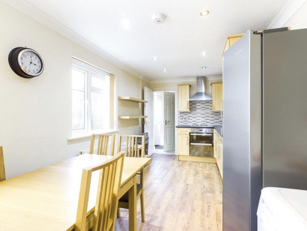 4 bed Mid Terraced House for rent in Cardiff. From CPS Homes - Cardiff 4 bed Mid Terraced House for rent in Cardiff. From CPS Homes - Cardiff