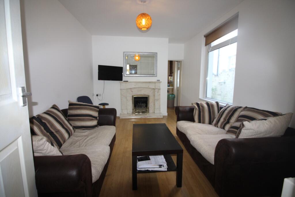 5 bed Mid Terraced House for rent in Cardiff. From CPS Homes - Cardiff 5 bed Mid Terraced House for rent in Cardiff. From CPS Homes - Cardiff
