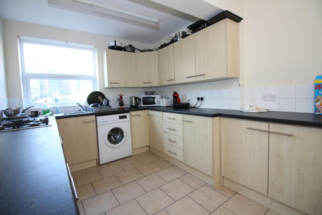 5 bed Mid Terraced House for rent in Cardiff. From CPS Homes - Cardiff 5 bed Mid Terraced House for rent in Cardiff. From CPS Homes - Cardiff