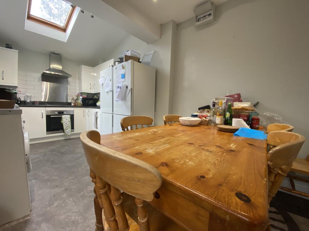 5 bed Mid Terraced House for rent in Cardiff. From CPS Homes - Cardiff 5 bed Mid Terraced House for rent in Cardiff. From CPS Homes - Cardiff