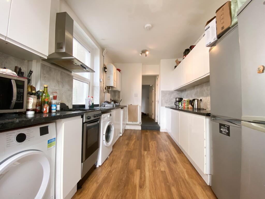 5 bed Mid Terraced House for rent in Cardiff. From CPS Homes - Cardiff 5 bed Mid Terraced House for rent in Cardiff. From CPS Homes - Cardiff