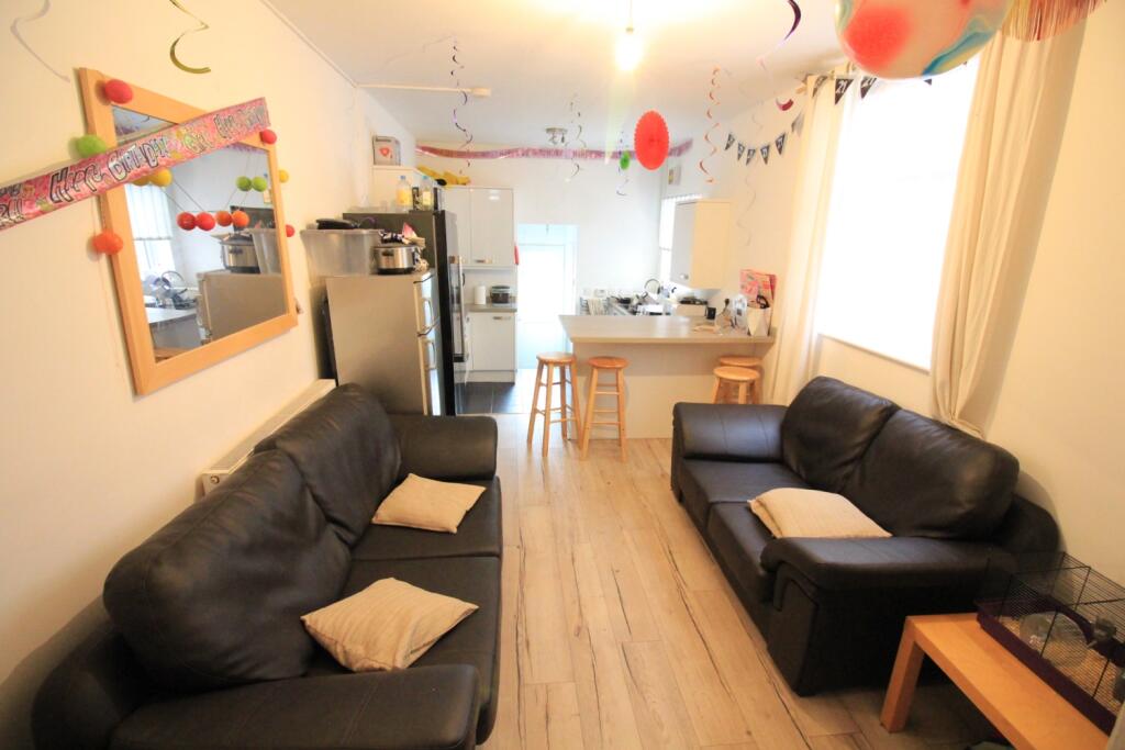5 bed Mid Terraced House for rent in Cardiff. From CPS Homes - Cardiff 5 bed Mid Terraced House for rent in Cardiff. From CPS Homes - Cardiff