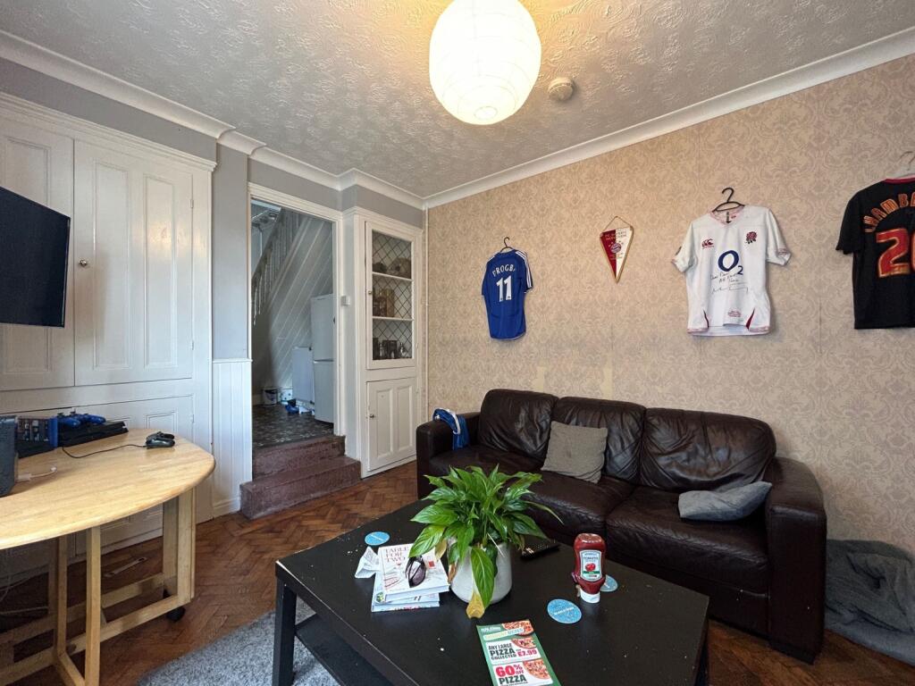 5 bed Mid Terraced House for rent in Cardiff. From CPS Homes - Cardiff 5 bed Mid Terraced House for rent in Cardiff. From CPS Homes - Cardiff