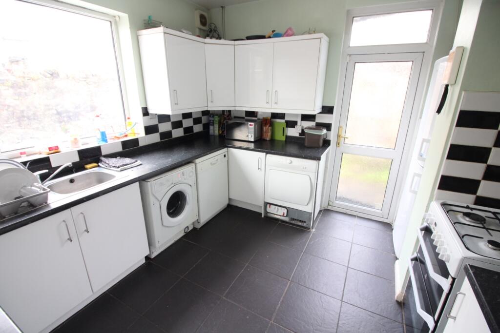 5 bed Mid Terraced House for rent in Cardiff. From CPS Homes - Cardiff 5 bed Mid Terraced House for rent in Cardiff. From CPS Homes - Cardiff