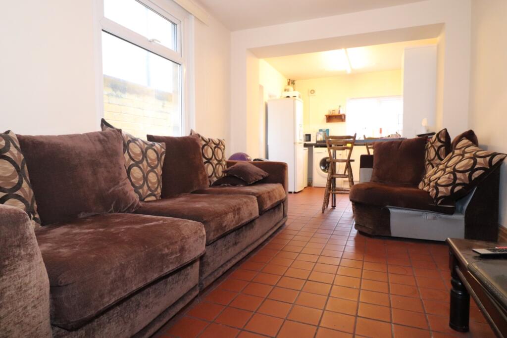 5 bed Mid Terraced House for rent in Cardiff. From CPS Homes - Cardiff 5 bed Mid Terraced House for rent in Cardiff. From CPS Homes - Cardiff