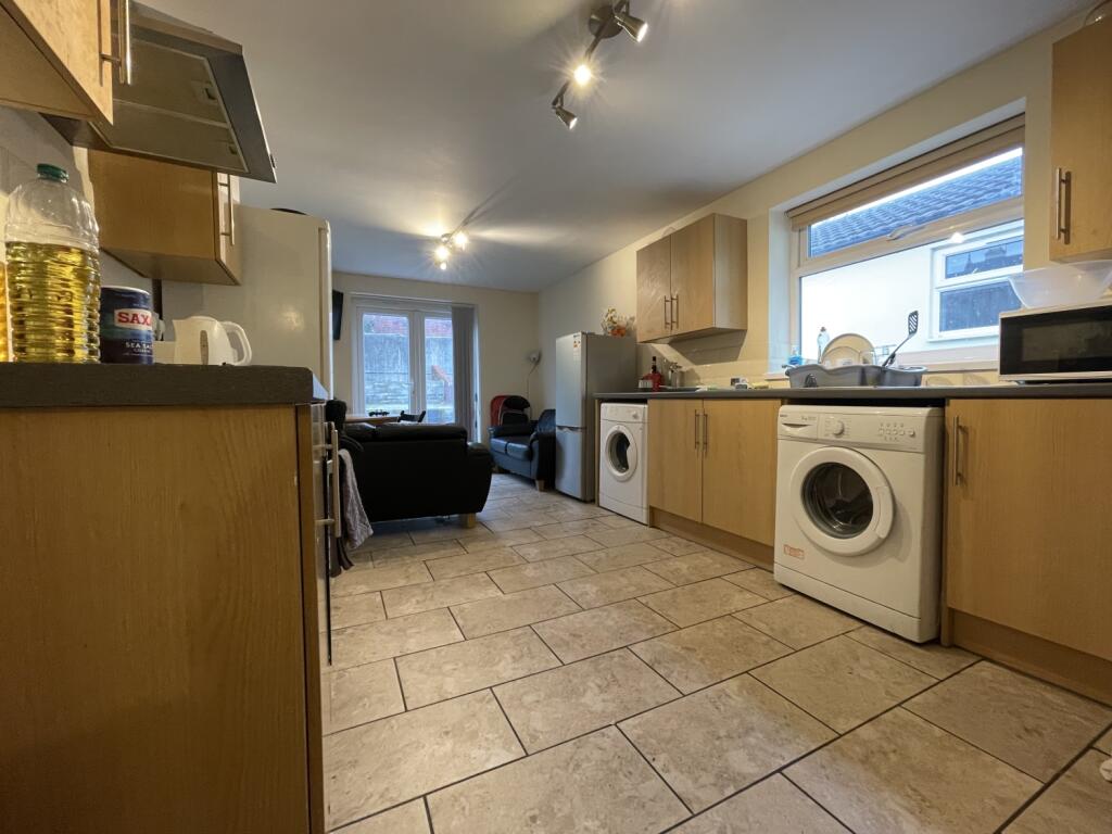 5 bed Mid Terraced House for rent in Cardiff. From CPS Homes - Cardiff 5 bed Mid Terraced House for rent in Cardiff. From CPS Homes - Cardiff