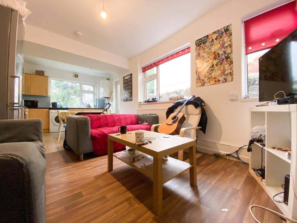 5 bed Detached for rent in Cardiff. From CPS Homes - Cardiff 5 bed Detached for rent in Cardiff. From CPS Homes - Cardiff