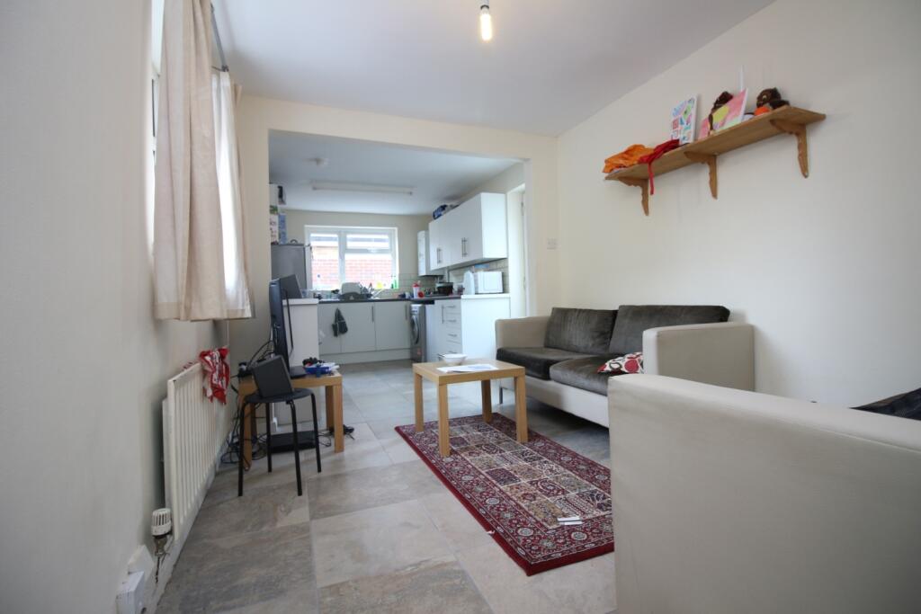 5 bed End of Terrace for rent in Cardiff. From CPS Homes - Cardiff 5 bed End of Terrace for rent in Cardiff. From CPS Homes - Cardiff
