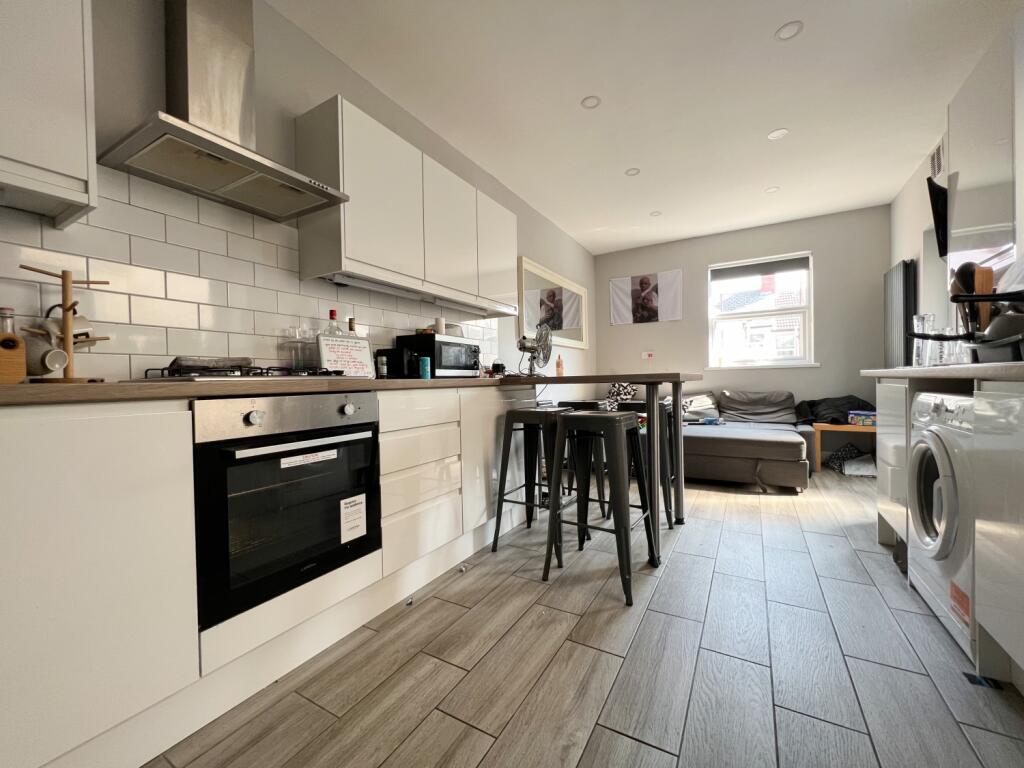 5 bed Detached for rent in Cardiff. From CPS Homes - Cardiff 5 bed Detached for rent in Cardiff. From CPS Homes - Cardiff