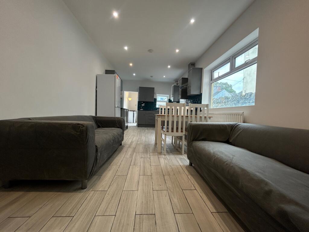 5 bed Mid Terraced House for rent in Cardiff. From CPS Homes - Cardiff 5 bed Mid Terraced House for rent in Cardiff. From CPS Homes - Cardiff