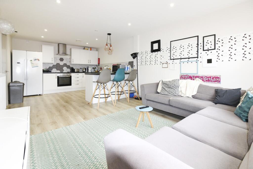 5 bed 1st Floor Flat for rent in Cardiff. From CPS Homes - Cardiff 5 bed 1st Floor Flat for rent in Cardiff. From CPS Homes - Cardiff