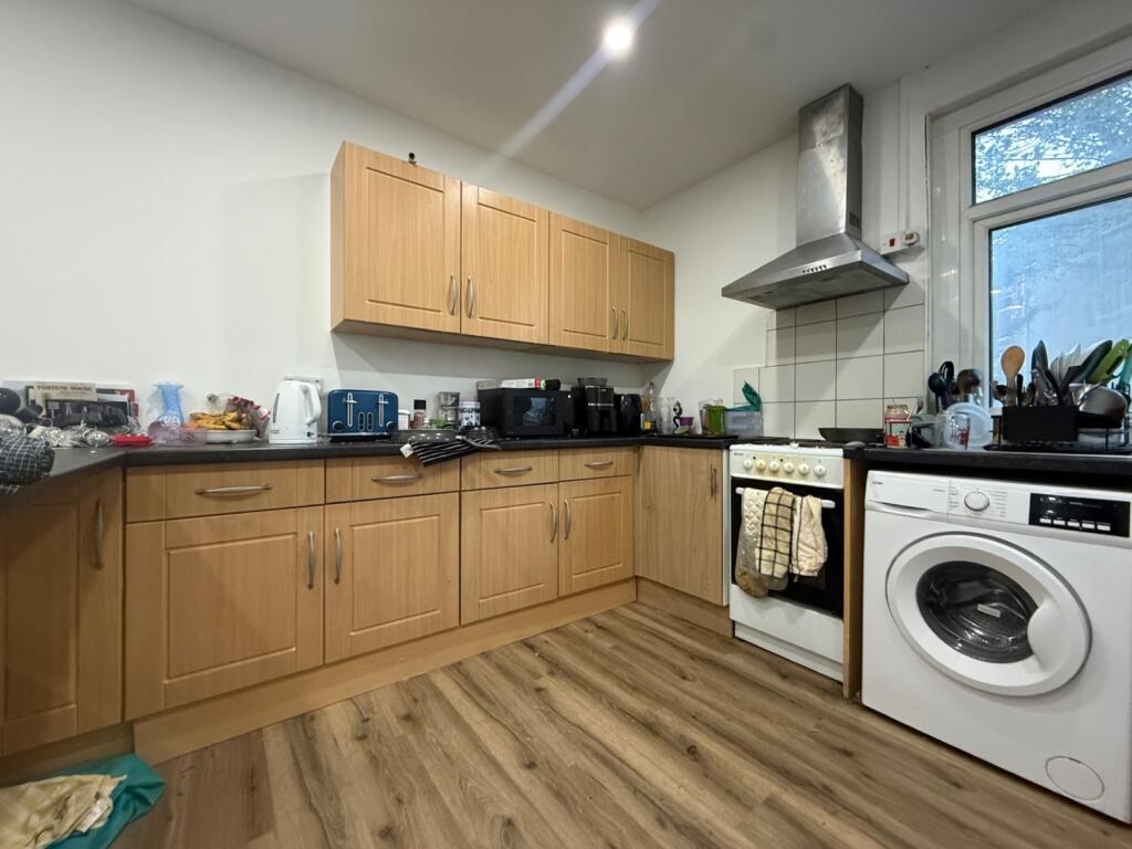 5 bed Mid Terraced House for rent in Cardiff. From CPS Homes - Cardiff 5 bed Mid Terraced House for rent in Cardiff. From CPS Homes - Cardiff