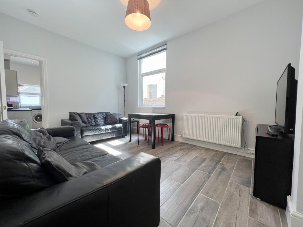 5 bed Mid Terraced House for rent in Cardiff. From CPS Homes - Cardiff 5 bed Mid Terraced House for rent in Cardiff. From CPS Homes - Cardiff