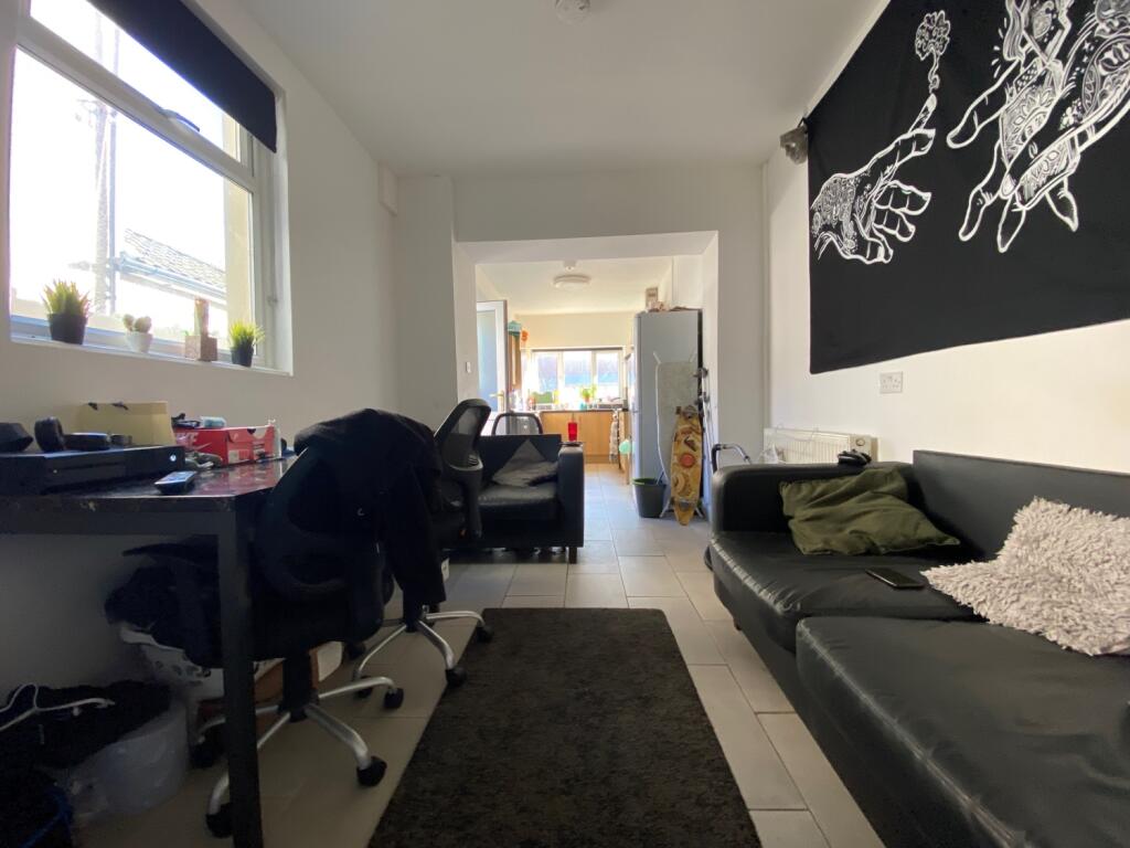 6 bed Mid Terraced House for rent in Cardiff. From CPS Homes - Cardiff 6 bed Mid Terraced House for rent in Cardiff. From CPS Homes - Cardiff