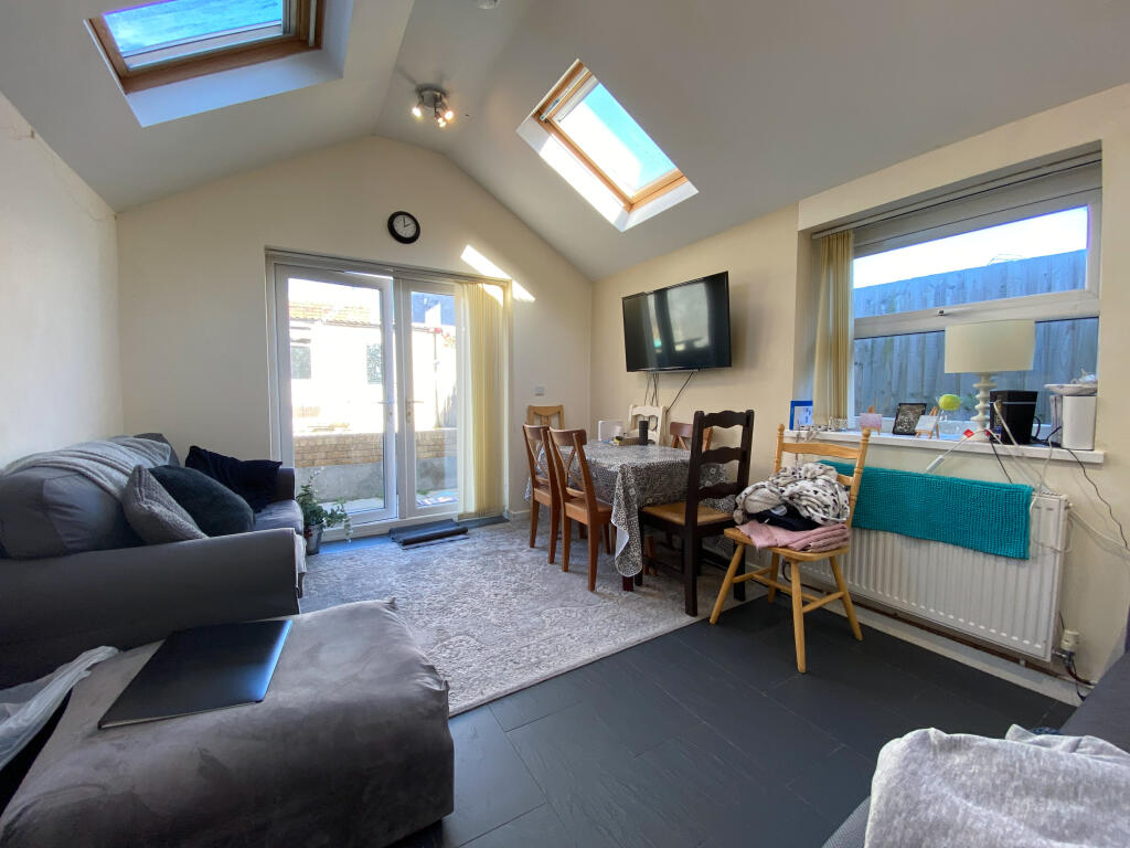 6 bed Mid Terraced House for rent in Cardiff. From CPS Homes - Cardiff 6 bed Mid Terraced House for rent in Cardiff. From CPS Homes - Cardiff