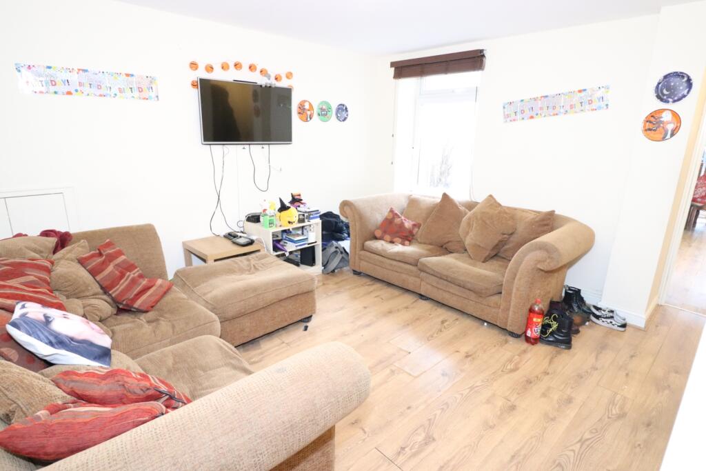 6 bed Mid Terraced House for rent in Cardiff. From CPS Homes - Cardiff 6 bed Mid Terraced House for rent in Cardiff. From CPS Homes - Cardiff