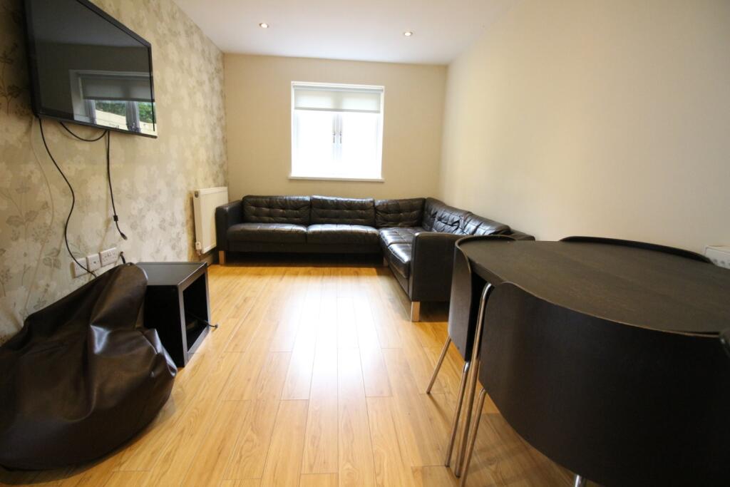 6 bed Mid Terraced House for rent in Cardiff. From CPS Homes - Cardiff 6 bed Mid Terraced House for rent in Cardiff. From CPS Homes - Cardiff