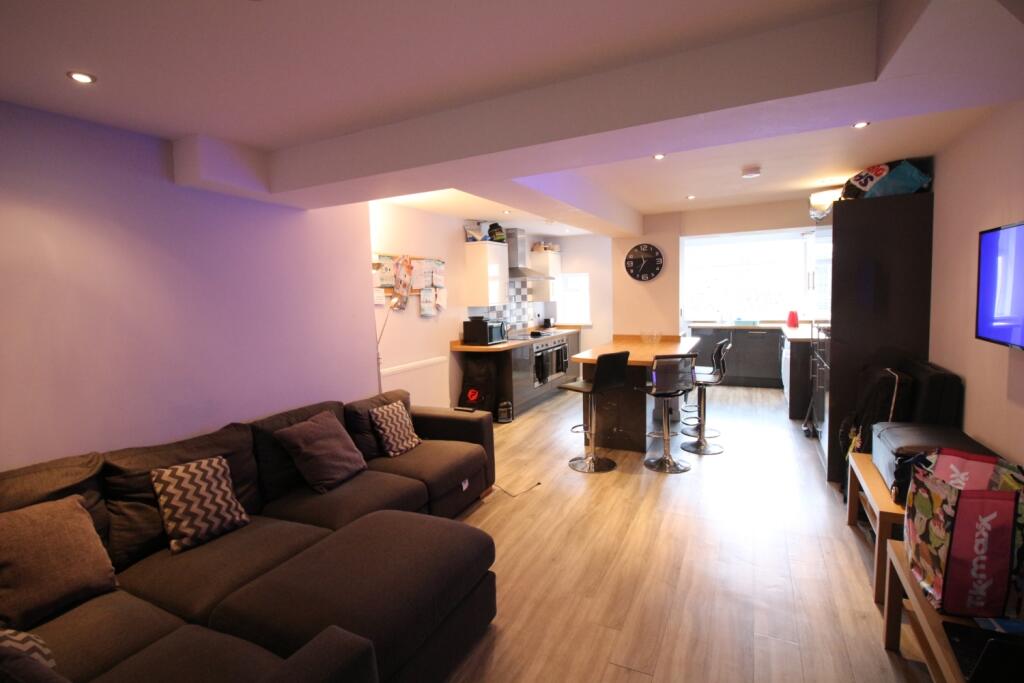 6 bed Mid Terraced House for rent in Cardiff. From CPS Homes - Cardiff 6 bed Mid Terraced House for rent in Cardiff. From CPS Homes - Cardiff