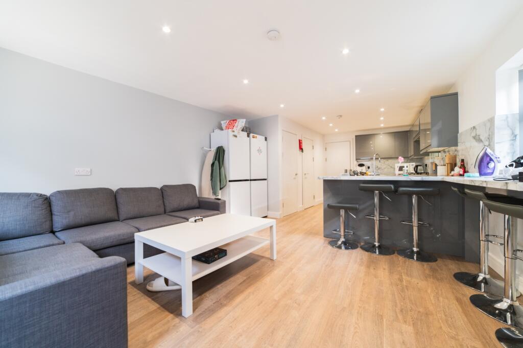 6 bed End of Terrace for rent in Cardiff. From CPS Homes - Cardiff 6 bed End of Terrace for rent in Cardiff. From CPS Homes - Cardiff