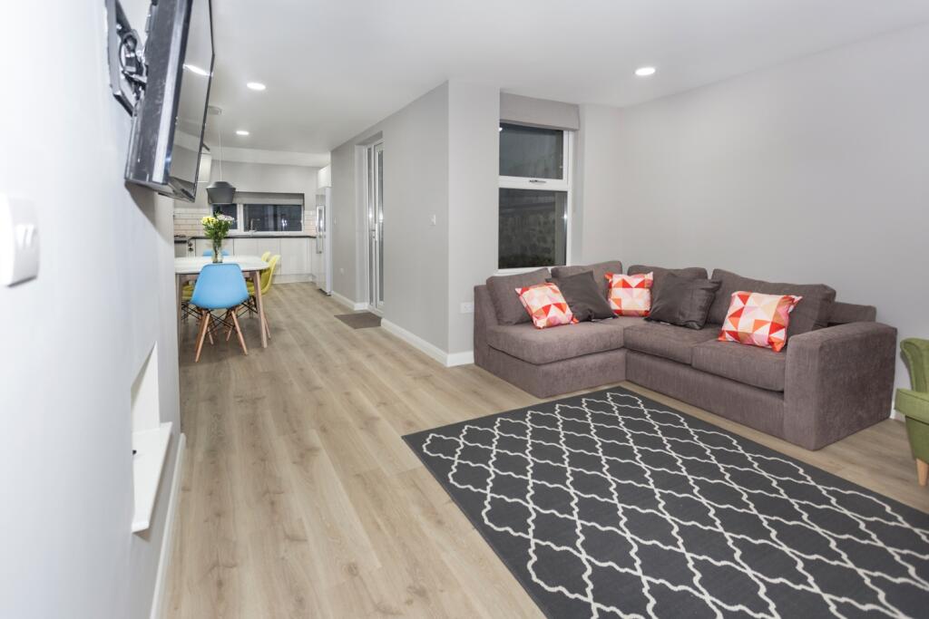6 bed Mid Terraced House for rent in Cardiff. From CPS Homes - Cardiff 6 bed Mid Terraced House for rent in Cardiff. From CPS Homes - Cardiff