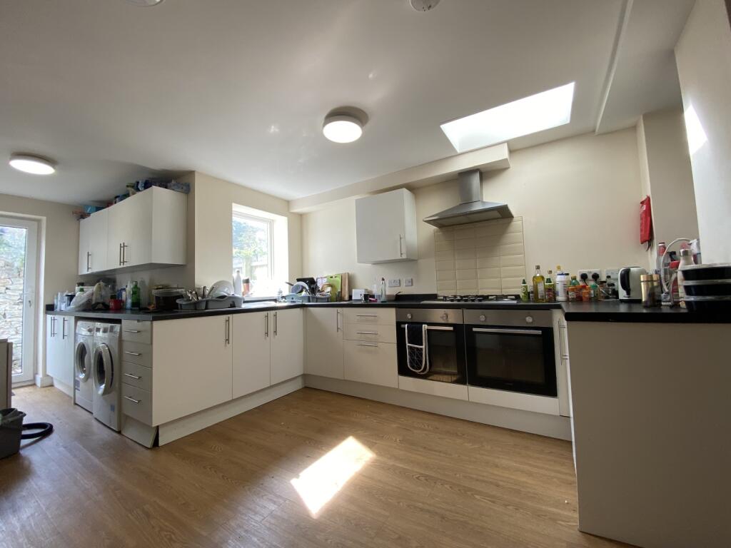 6 bed Mid Terraced House for rent in Cardiff. From CPS Homes - Cardiff 6 bed Mid Terraced House for rent in Cardiff. From CPS Homes - Cardiff