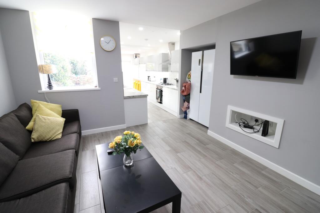6 bed Mid Terraced House for rent in Cardiff. From CPS Homes - Cardiff 6 bed Mid Terraced House for rent in Cardiff. From CPS Homes - Cardiff