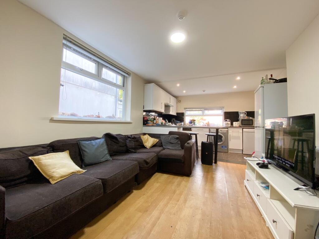 6 bed Detached for rent in Cardiff. From CPS Homes - Cardiff 6 bed Detached for rent in Cardiff. From CPS Homes - Cardiff