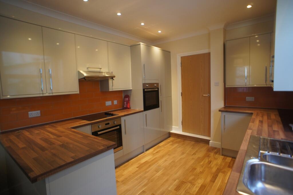 6 bed Mid Terraced House for rent in Cardiff. From CPS Homes - Cardiff 6 bed Mid Terraced House for rent in Cardiff. From CPS Homes - Cardiff